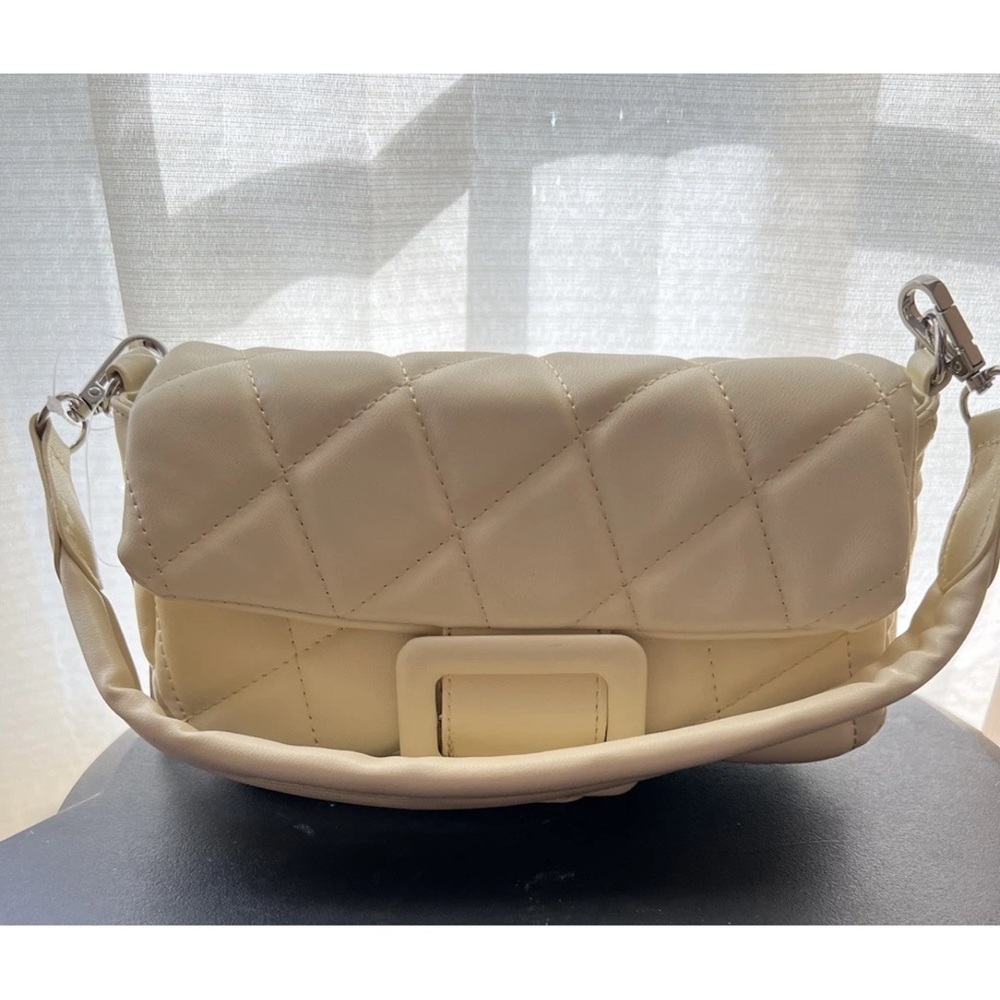 Claire’s Cream Quilted Shoulder Bag